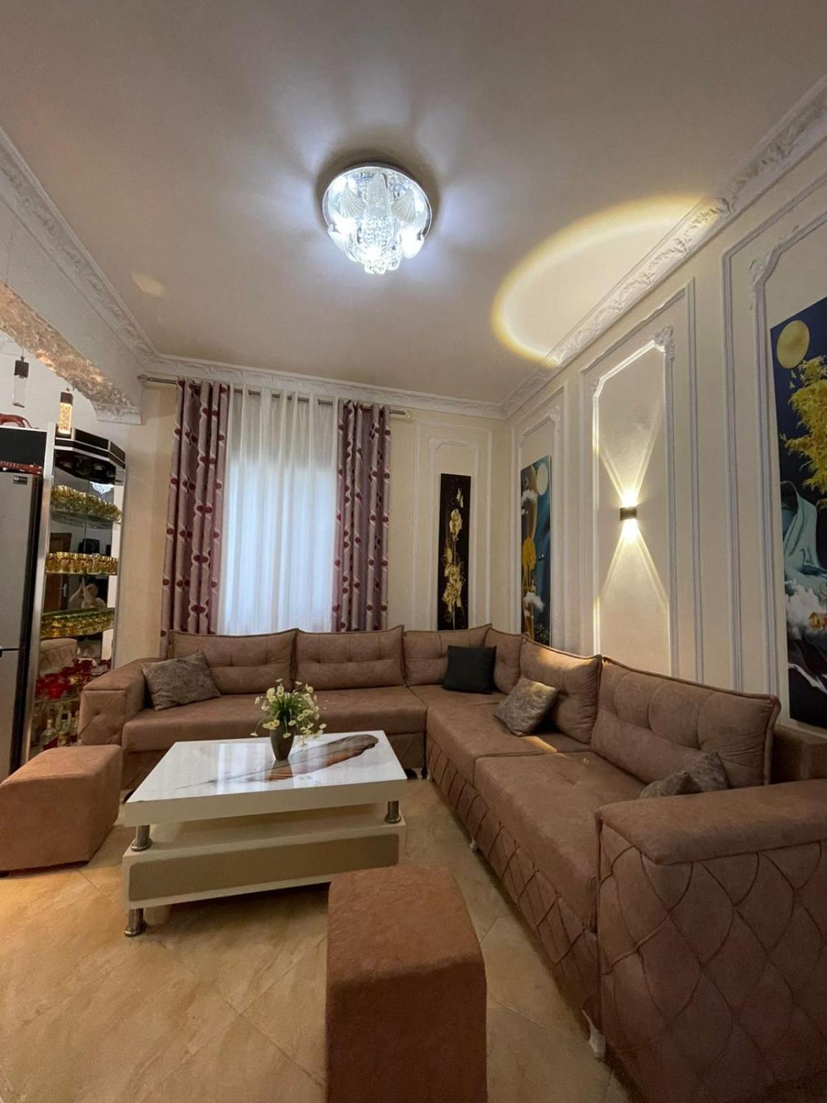 Anel'S Guesthouse Berat Buitenkant foto