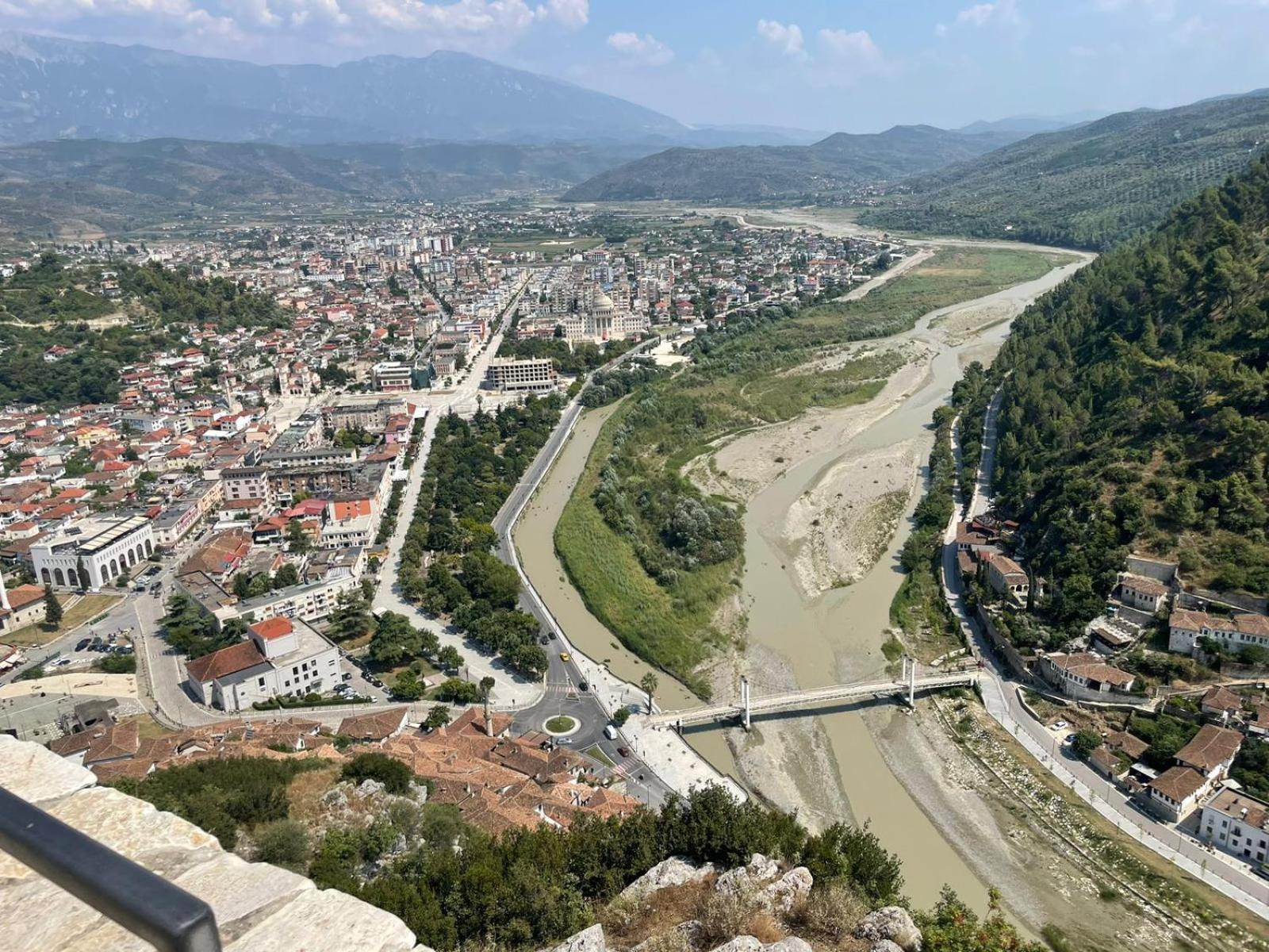 Anel'S Guesthouse Berat Buitenkant foto