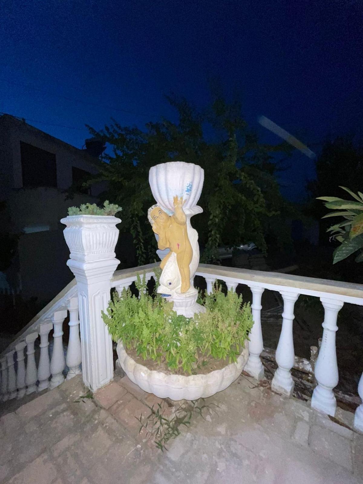 Anel'S Guesthouse Berat Buitenkant foto