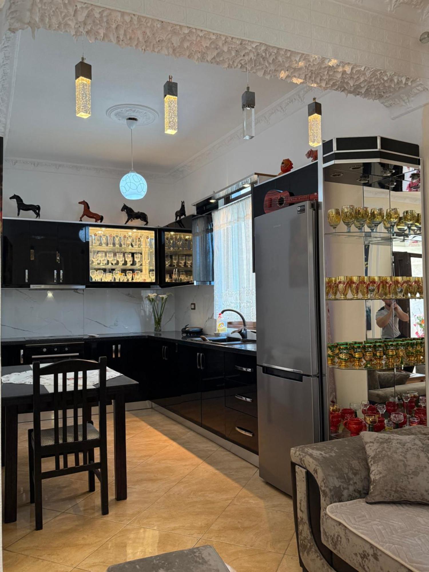 Anel'S Guesthouse Berat Buitenkant foto