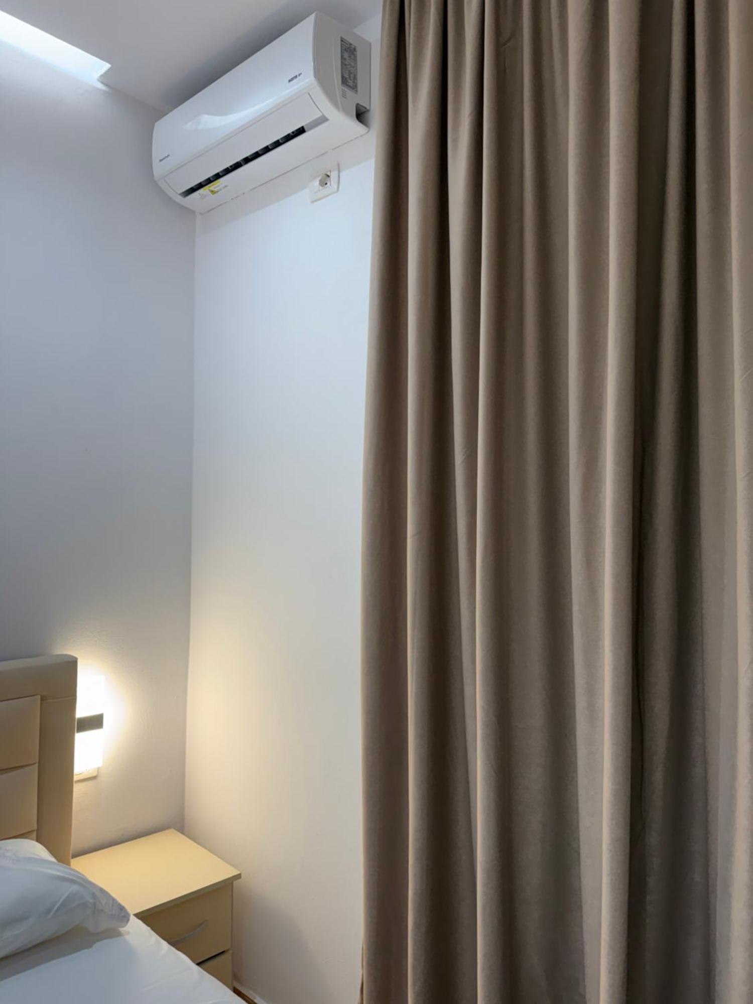 Anel'S Guesthouse Berat Buitenkant foto
