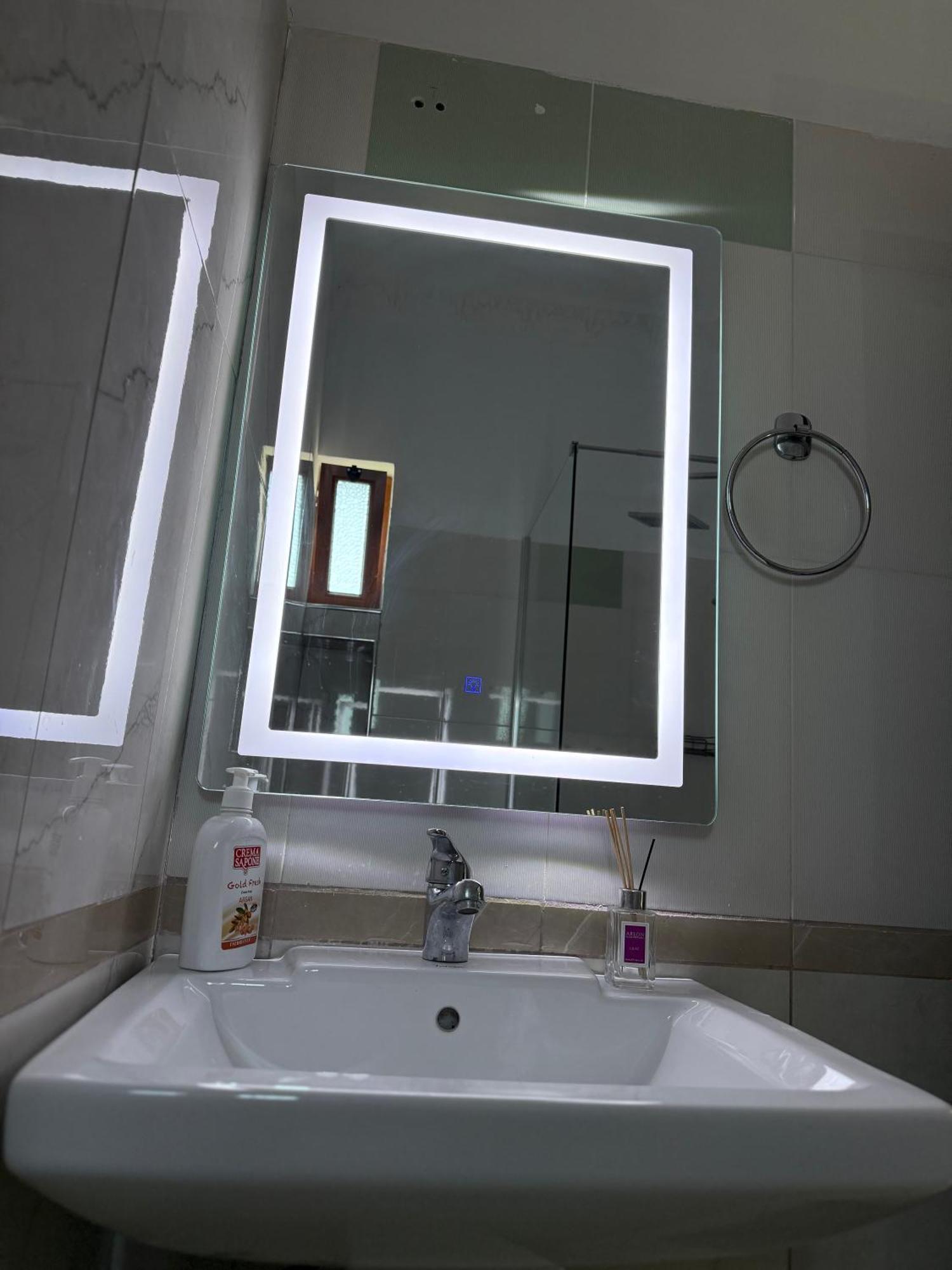 Anel'S Guesthouse Berat Buitenkant foto